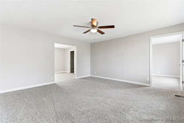 $179,999 | 307 South Lawnview Drive, Austin, IN 47102