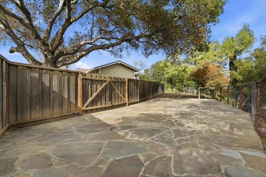 10140 Hillcrest Road Cupertino, CA 95014 - Photo 35 of 39