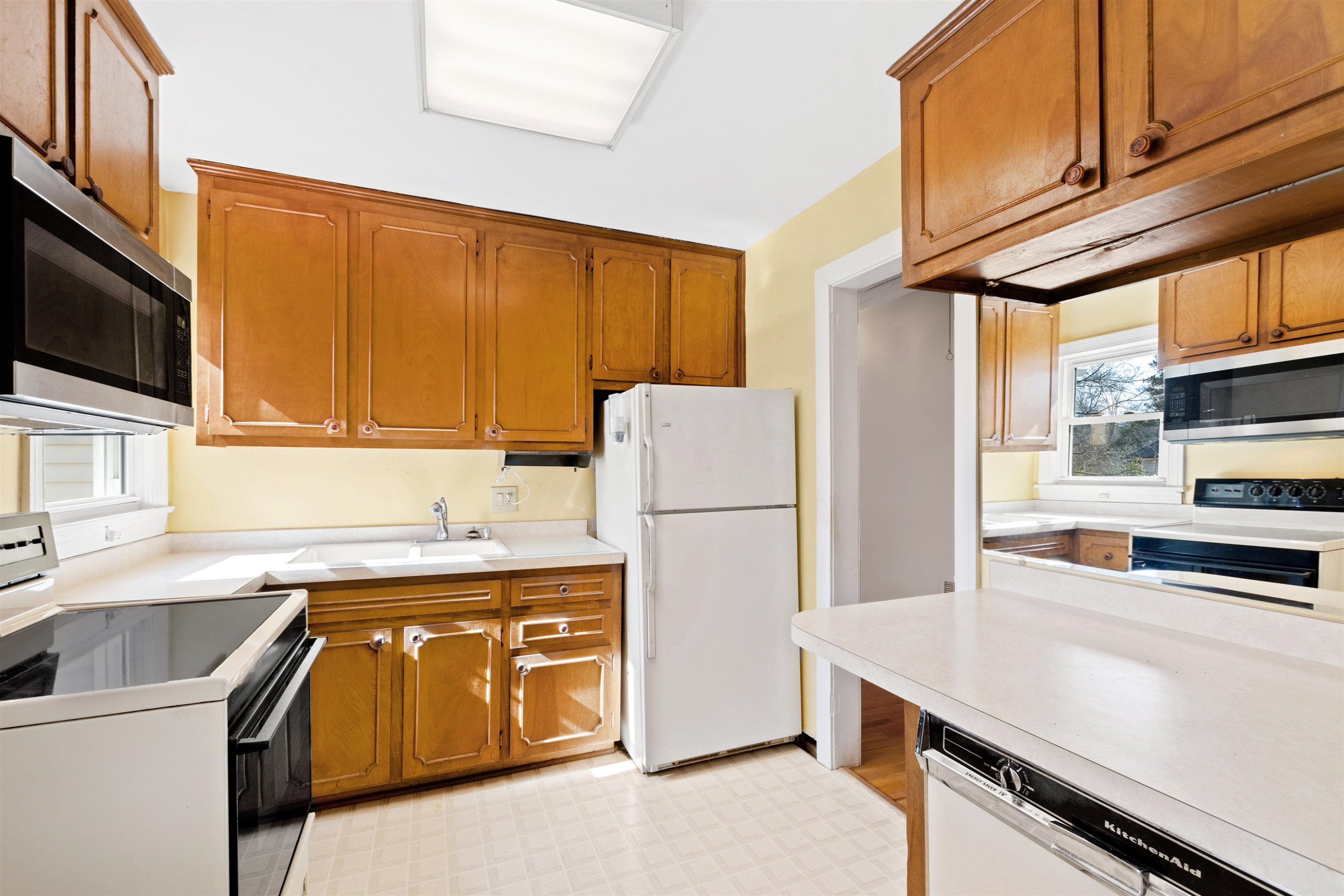2713 Gordon Street Raleigh, NC 27608 - Photo 12 of 35 Photo 12