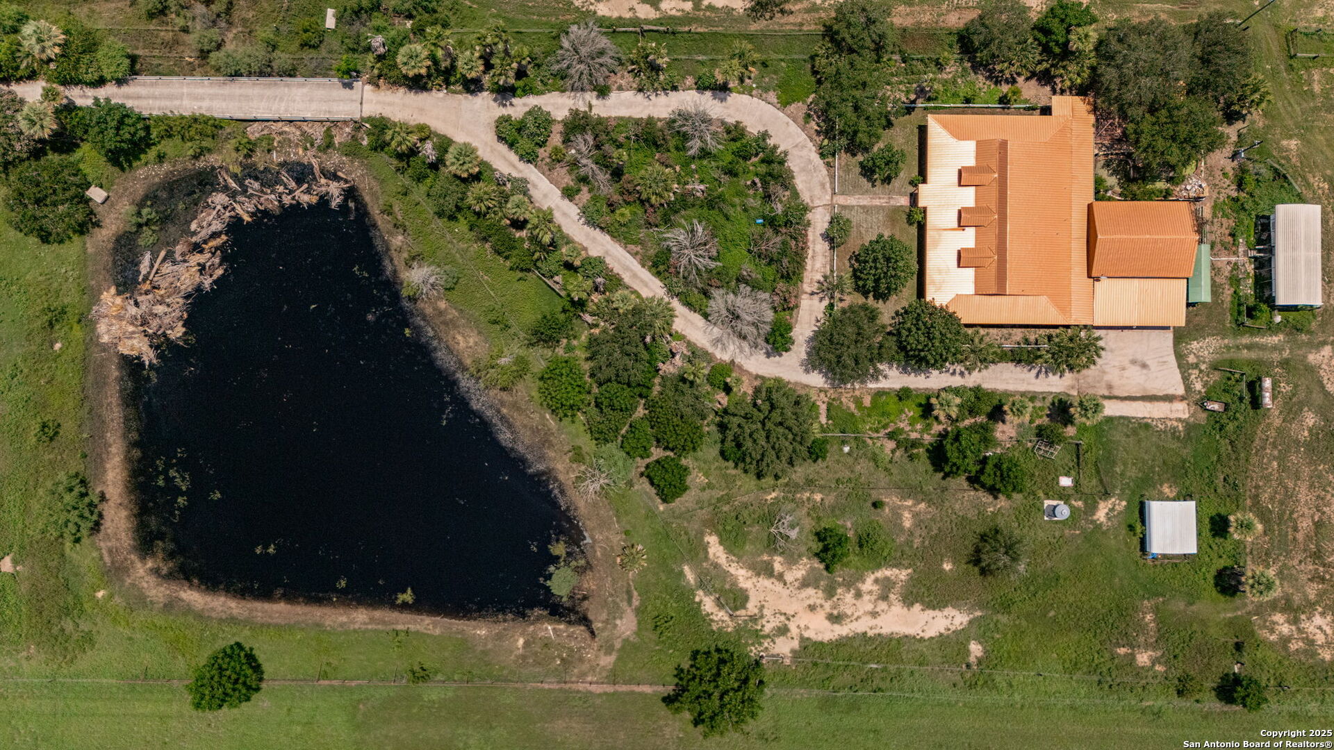 1551 North Windy Knoll Drive Devine, TX 78016 - Photo 4 of 42