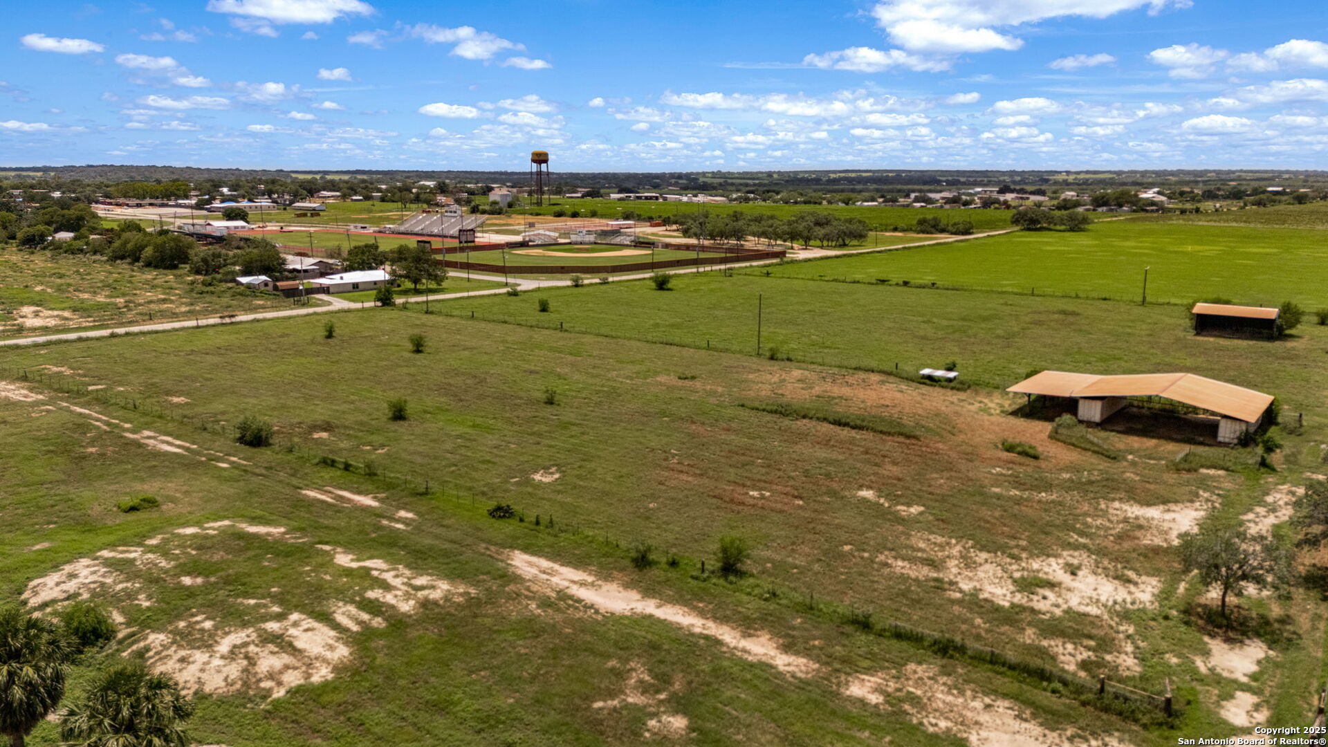 1551 North Windy Knoll Drive Devine, TX 78016 - Photo 7 of 42 a view of an ocean beach