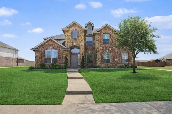 $749,900 | 342 Greenfield Drive, Murphy, TX 75094