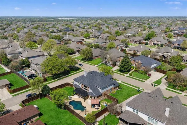$749,900 | 342 Greenfield Drive, Murphy, TX 75094