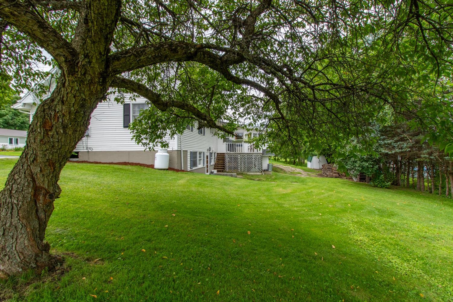 147 Sloan Street Newport, VT 05855 - Photo 29 of 37