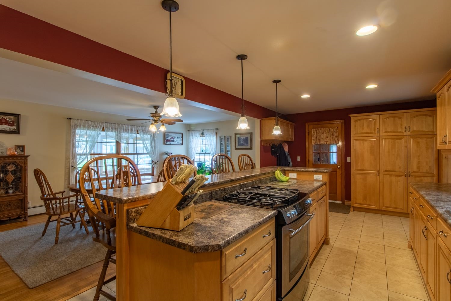 147 Sloan Street Newport, VT 05855 - Photo 3 of 37