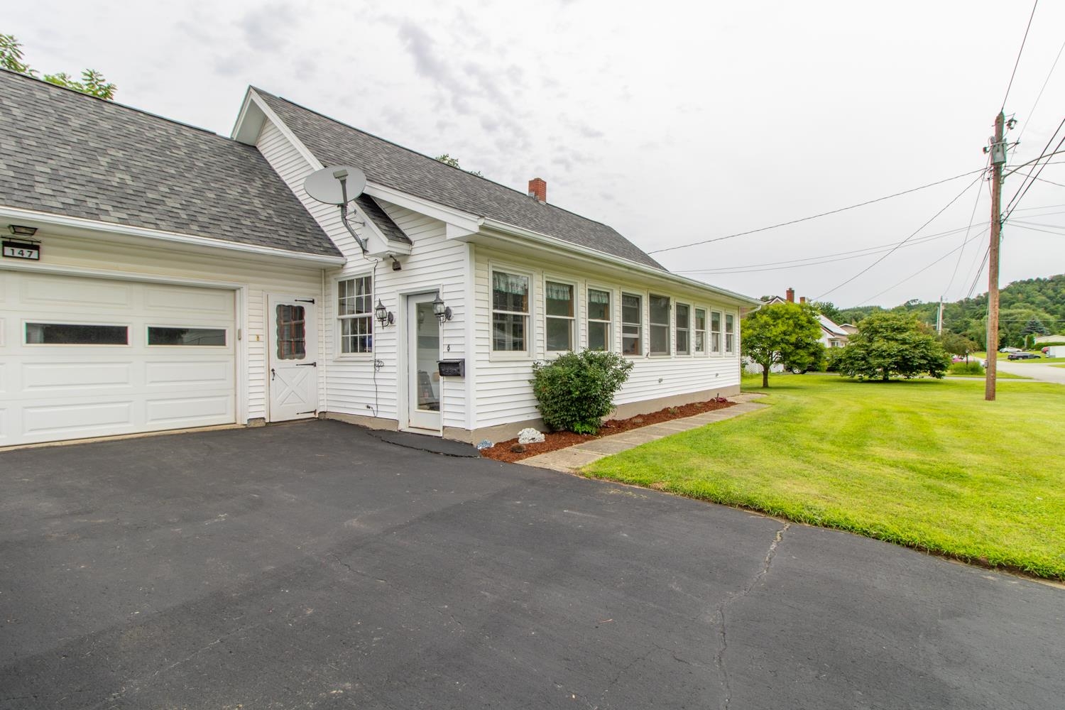 147 Sloan Street Newport, VT 05855 - Photo 31 of 37