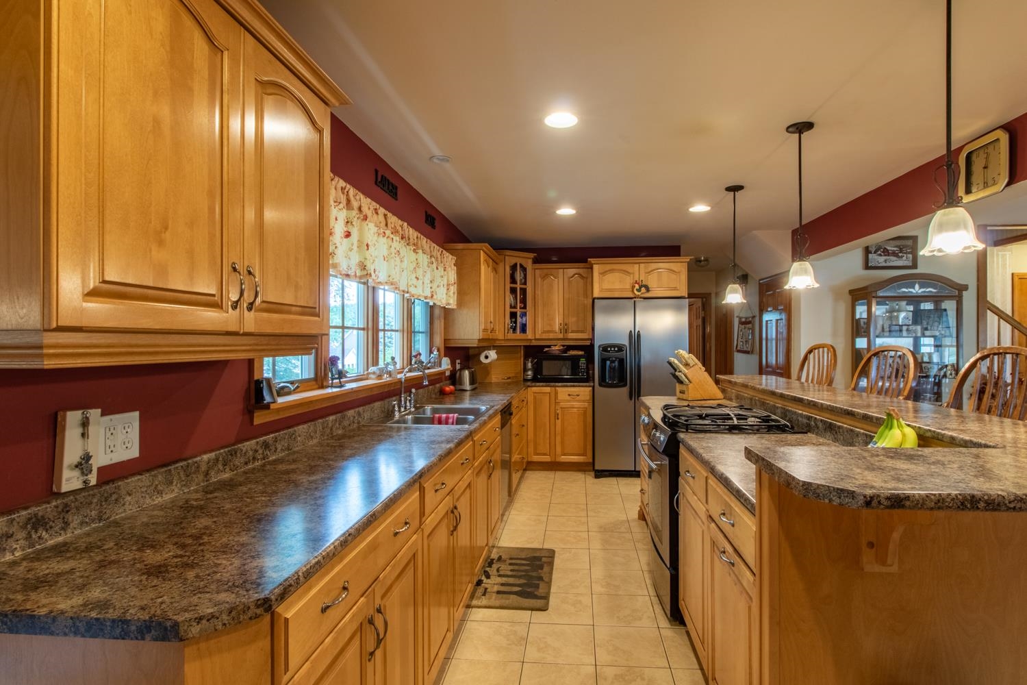 147 Sloan Street Newport, VT 05855 - Photo 5 of 37