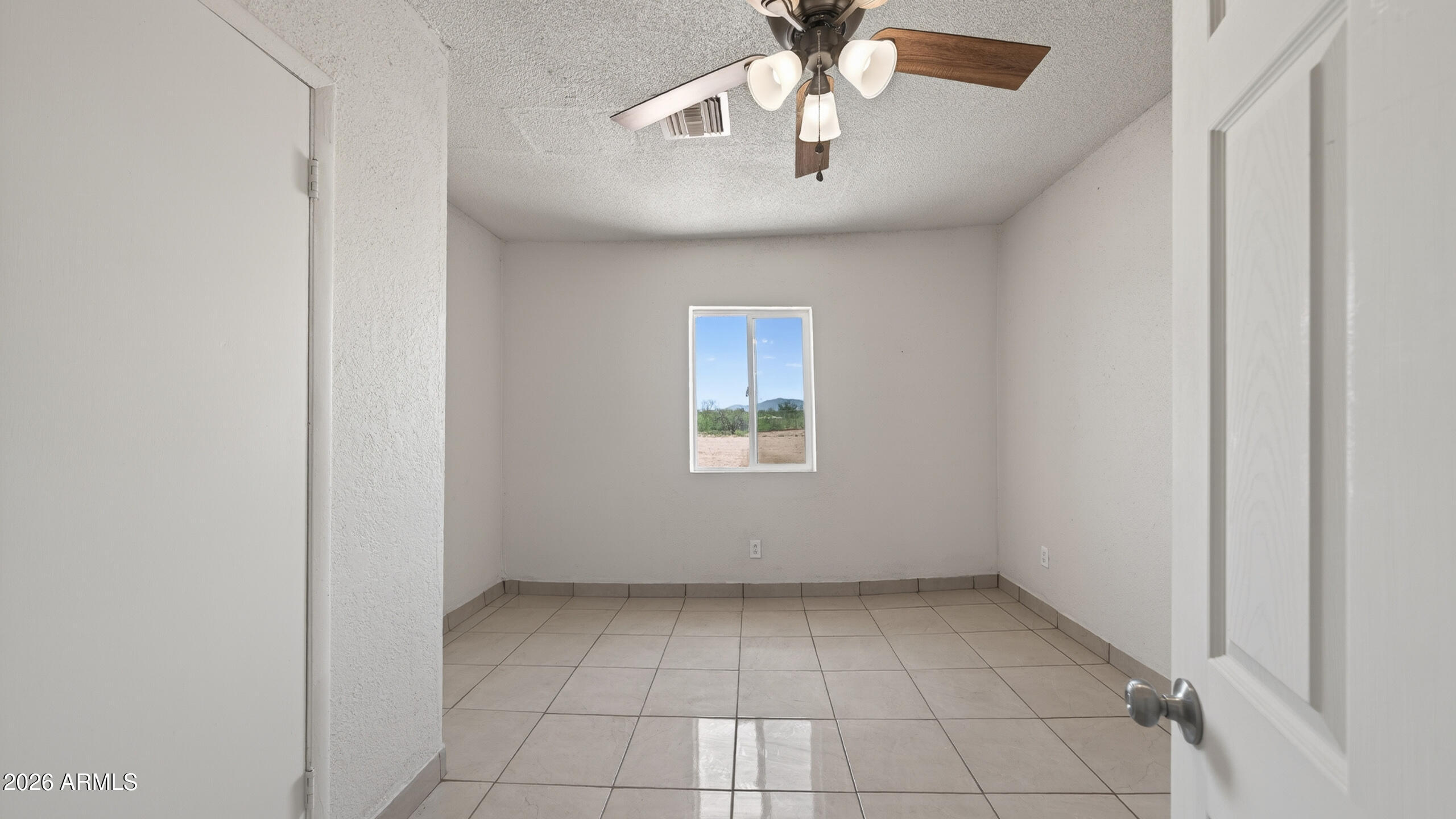 1166 North Plantation Road Douglas, AZ 85607 - Photo 13 of 26 Interior - 1166 N Plantation Rd-9