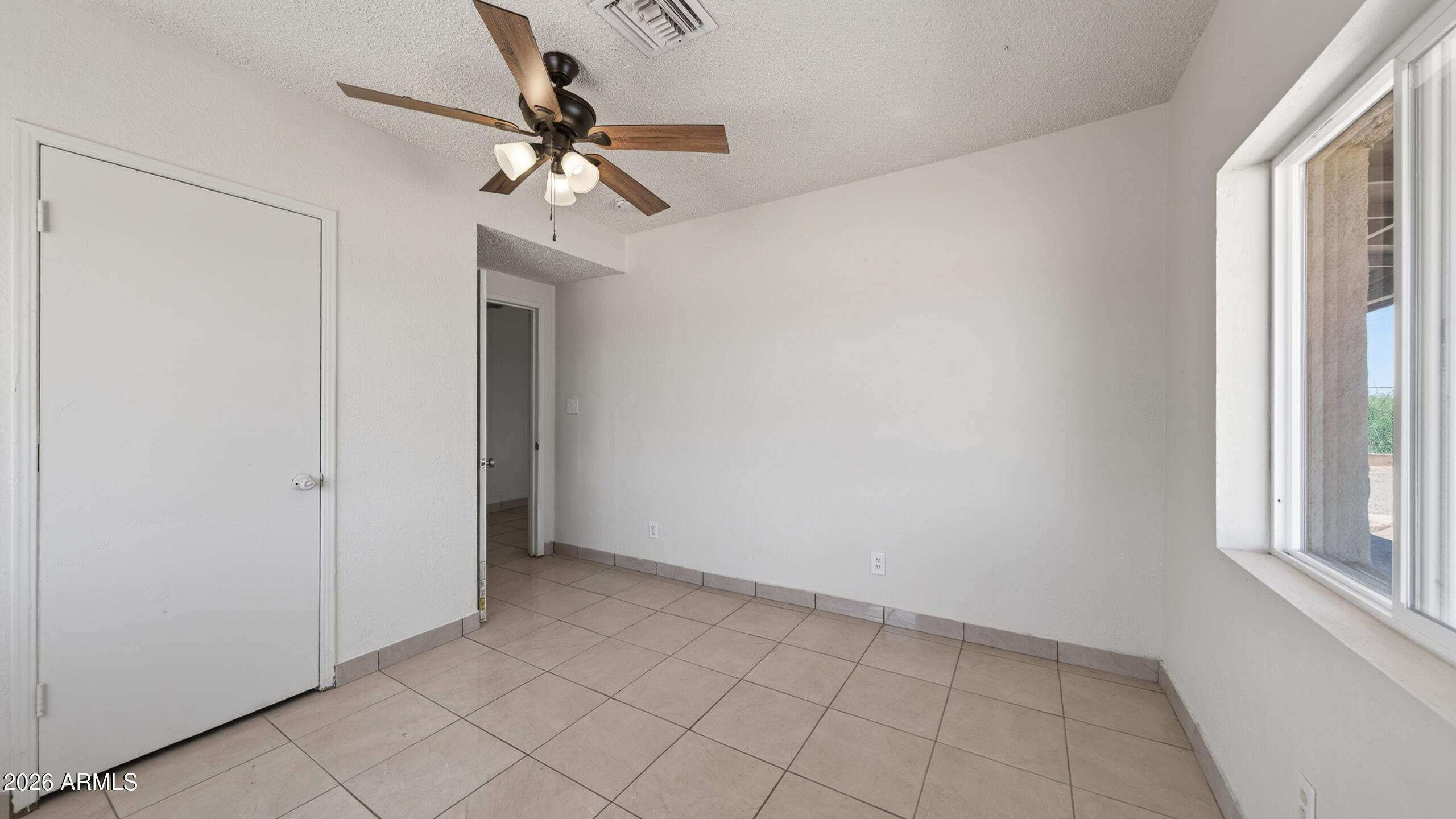 1166 North Plantation Road Douglas, AZ 85607 - Photo 16 of 26 Interior - 1166 N Plantation Rd-12