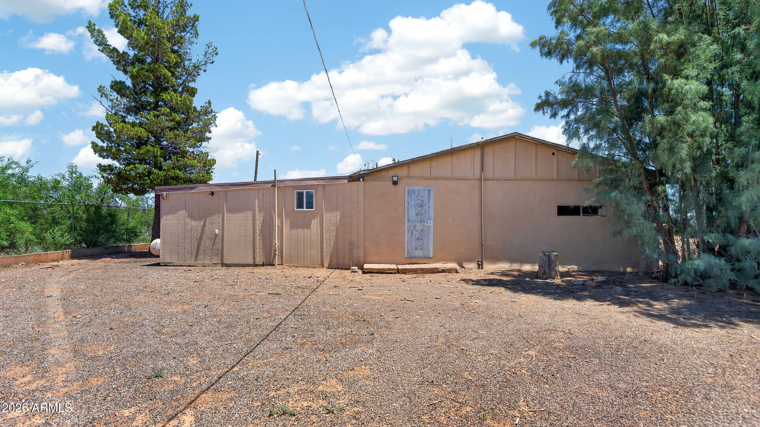 1166 North Plantation Road Douglas, AZ 85607 - Photo 3 of 26 Exterior - 1166 N Plantation Rd-4