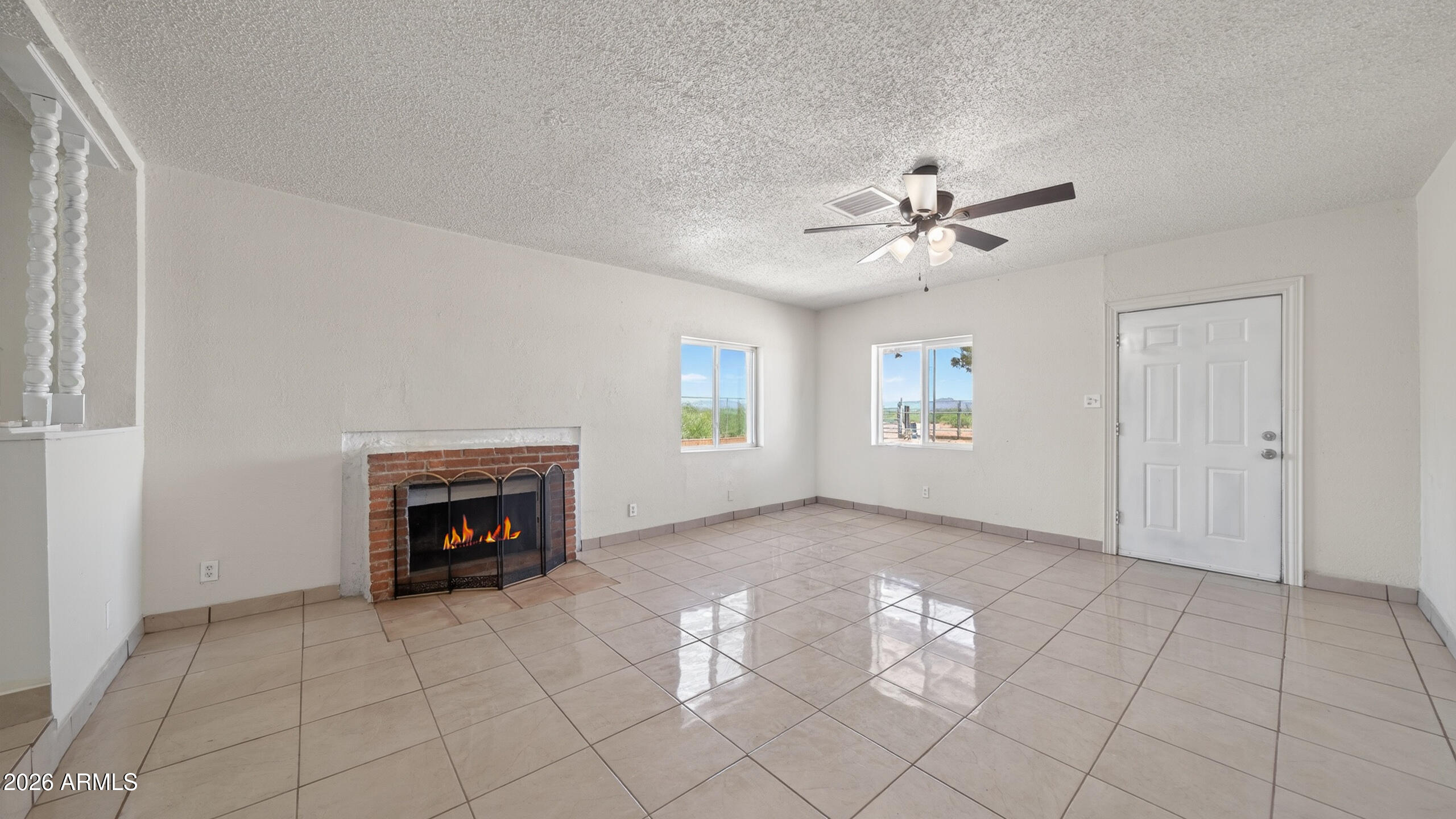 1166 North Plantation Road Douglas, AZ 85607 - Photo 5 of 26 Interior - 1166 N Plantation Rd-1