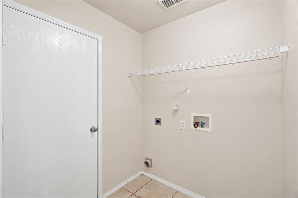 8475 Widgeon Way Dallas, TX 75249 - Photo 33 of 38