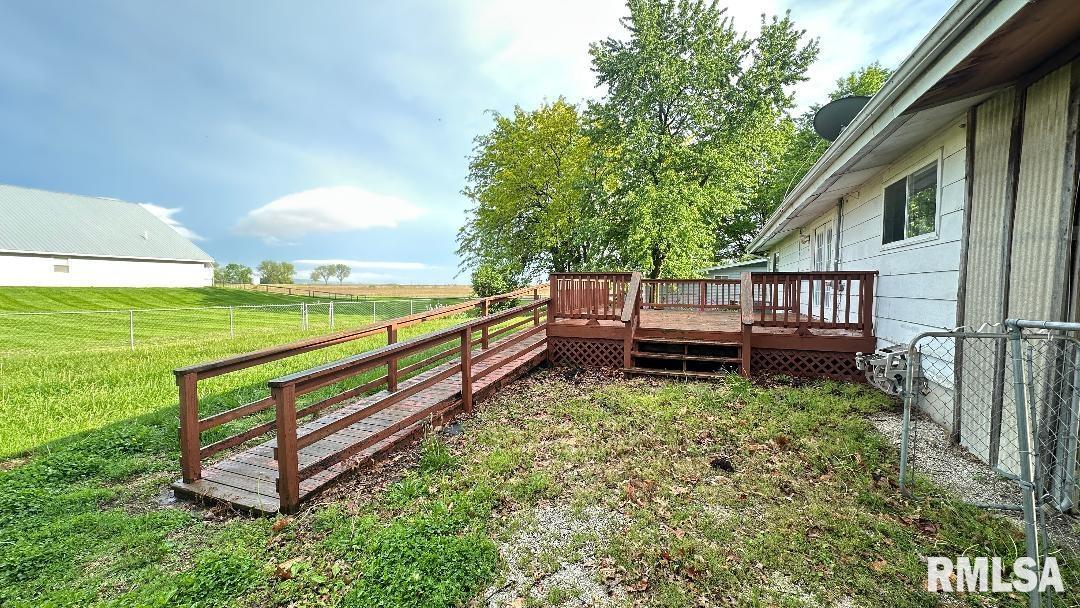 190 South East Street Hull, IL 62343 - Photo 20 of 27