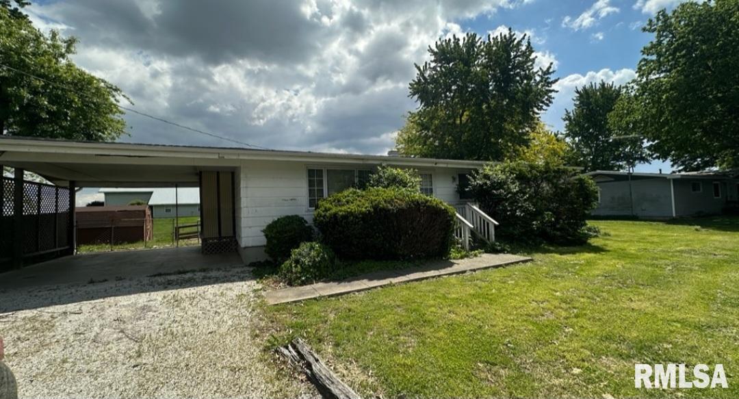 190 South East Street Hull, IL 62343 - Photo 2 of 27