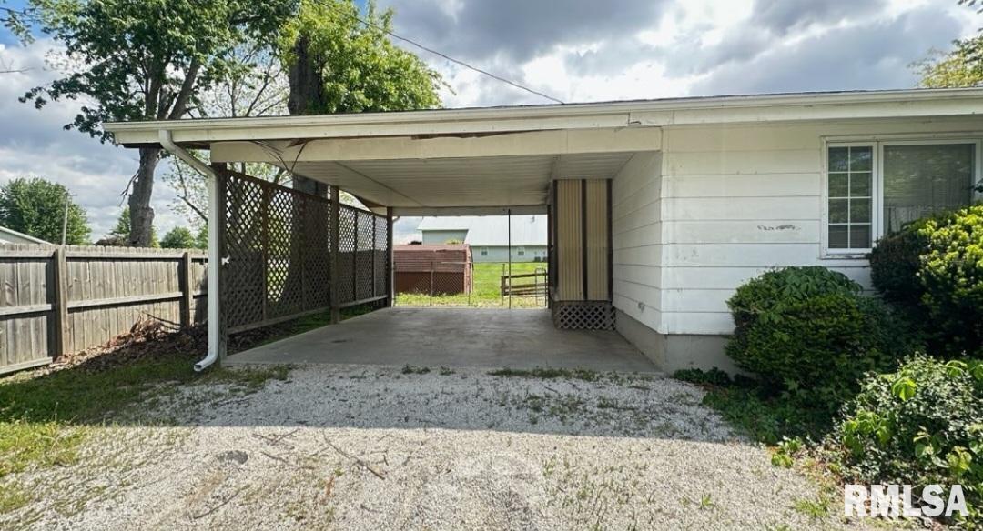 190 South East Street Hull, IL 62343 - Photo 3 of 27