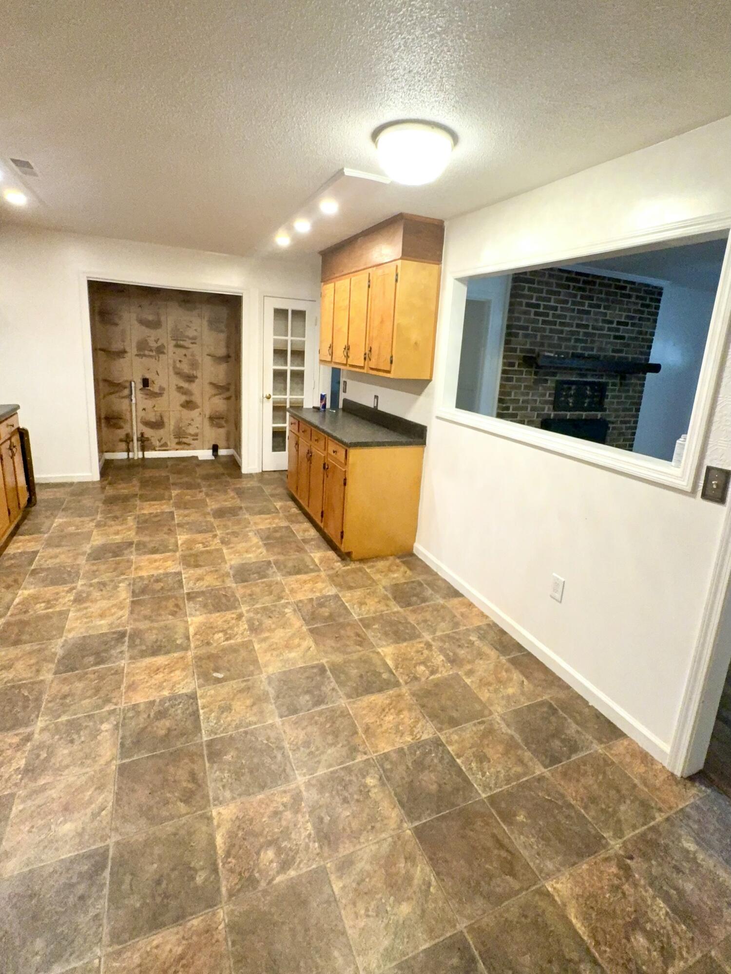 135 Clyde Circle Walterboro, SC 29488 - Photo 7 of 14 IMG_0444 2