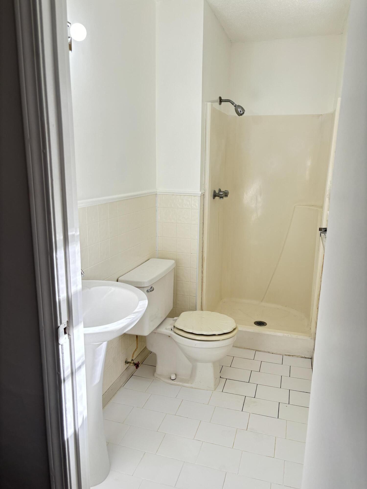 135 Clyde Circle Walterboro, SC 29488 - Photo 9 of 14 IMG_7862