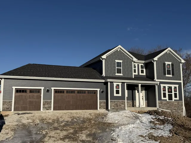 $720,589 | N74-w17930 N74-w17930 Mineral Drive, Menomonee Falls, WI 53051