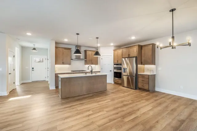 $720,589 | N74-w17930 N74-w17930 Mineral Drive, Menomonee Falls, WI 53051