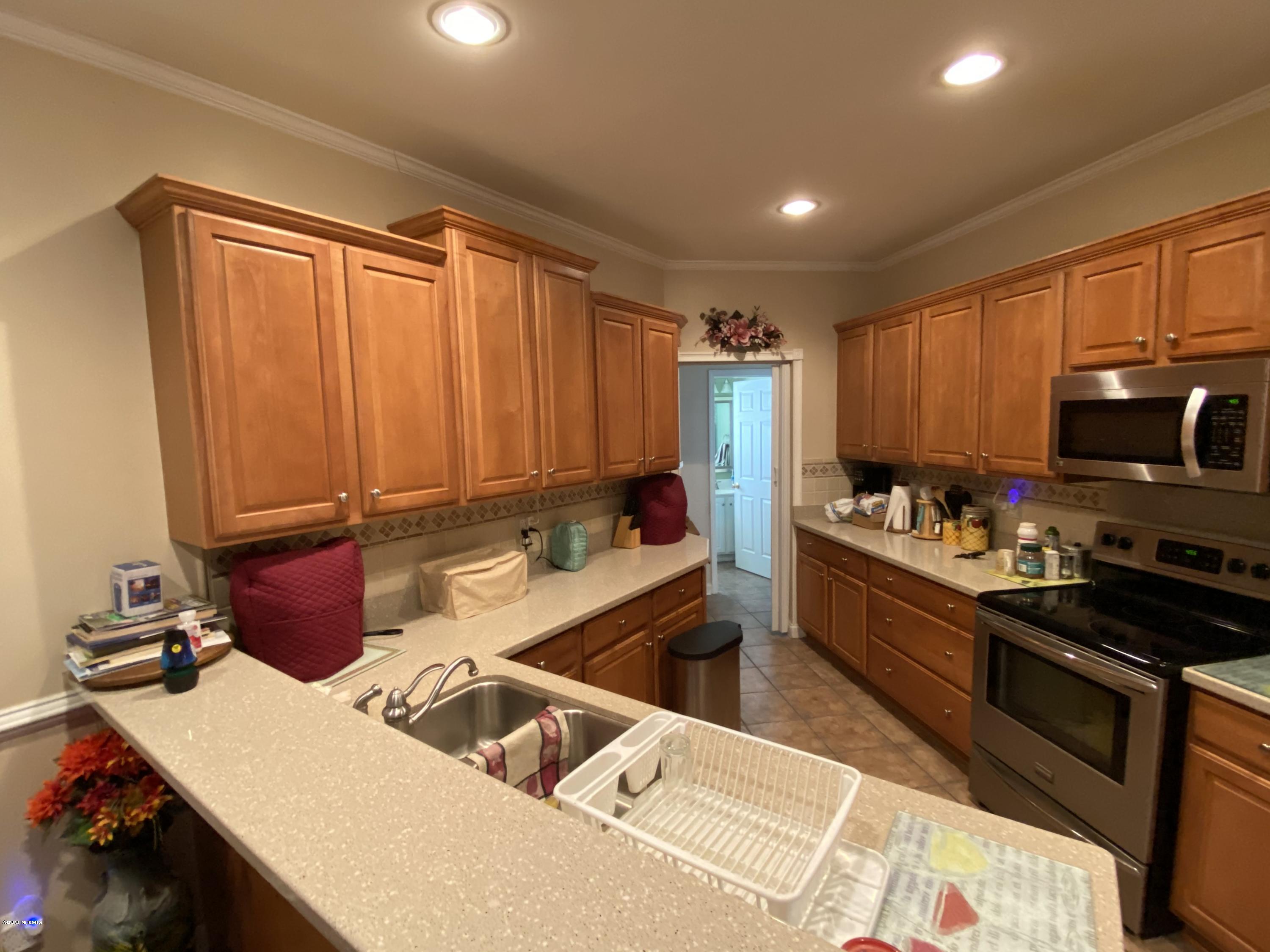 114 Raccoon Run Washington, NC 27889 - Photo 11 of 20 011 114 Raccoon Run kitchen view 2