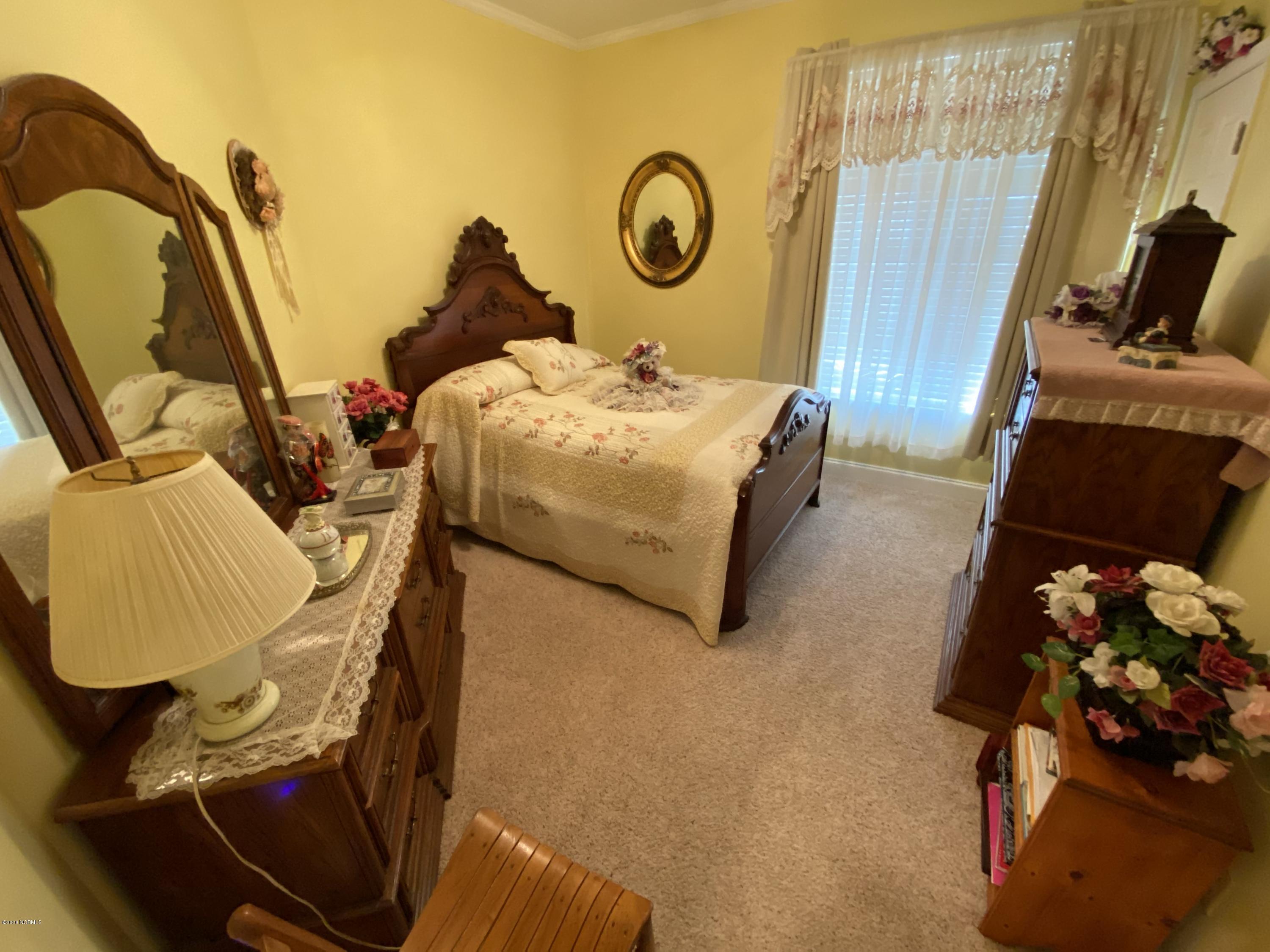 114 Raccoon Run Washington, NC 27889 - Photo 18 of 20 018 114 Raccoon Run bed 2