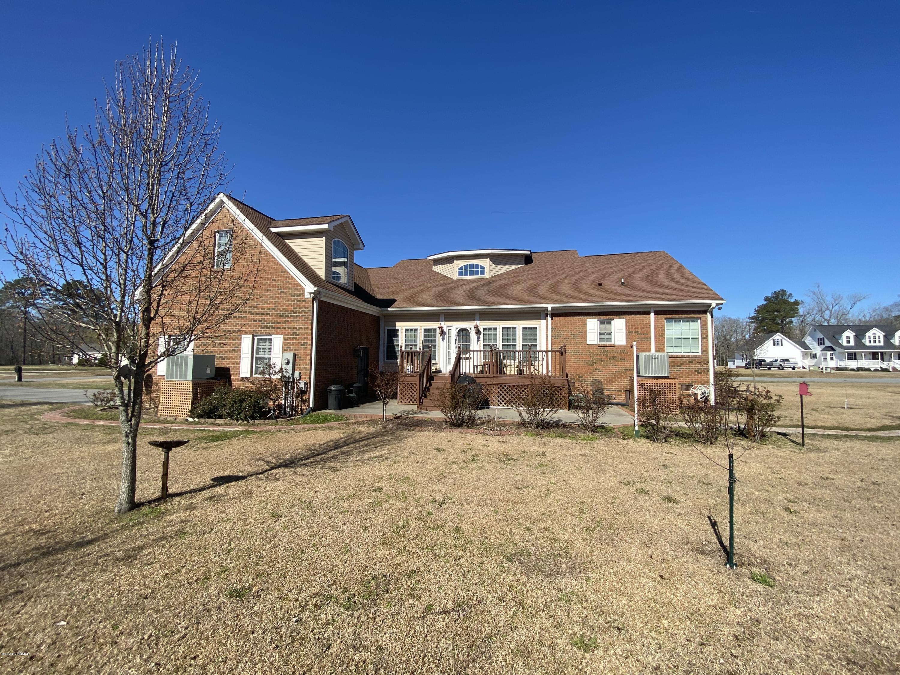 114 Raccoon Run Washington, NC 27889 - Photo 5 of 20 005 114 Raccoon Run rear view 2