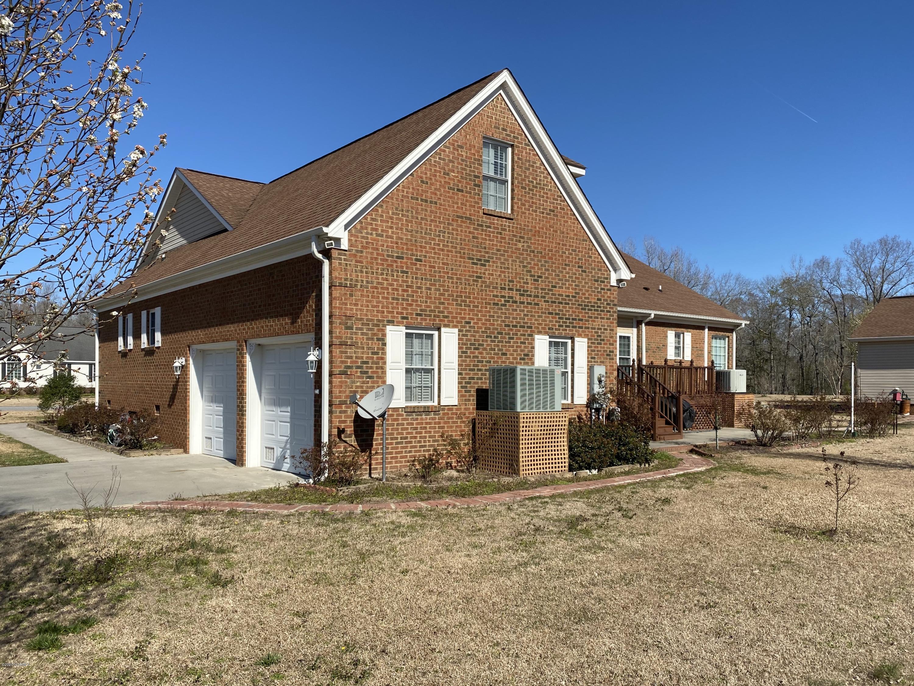 114 Raccoon Run Washington, NC 27889 - Photo 7 of 20 007 114 Raccoon Run rear view 3