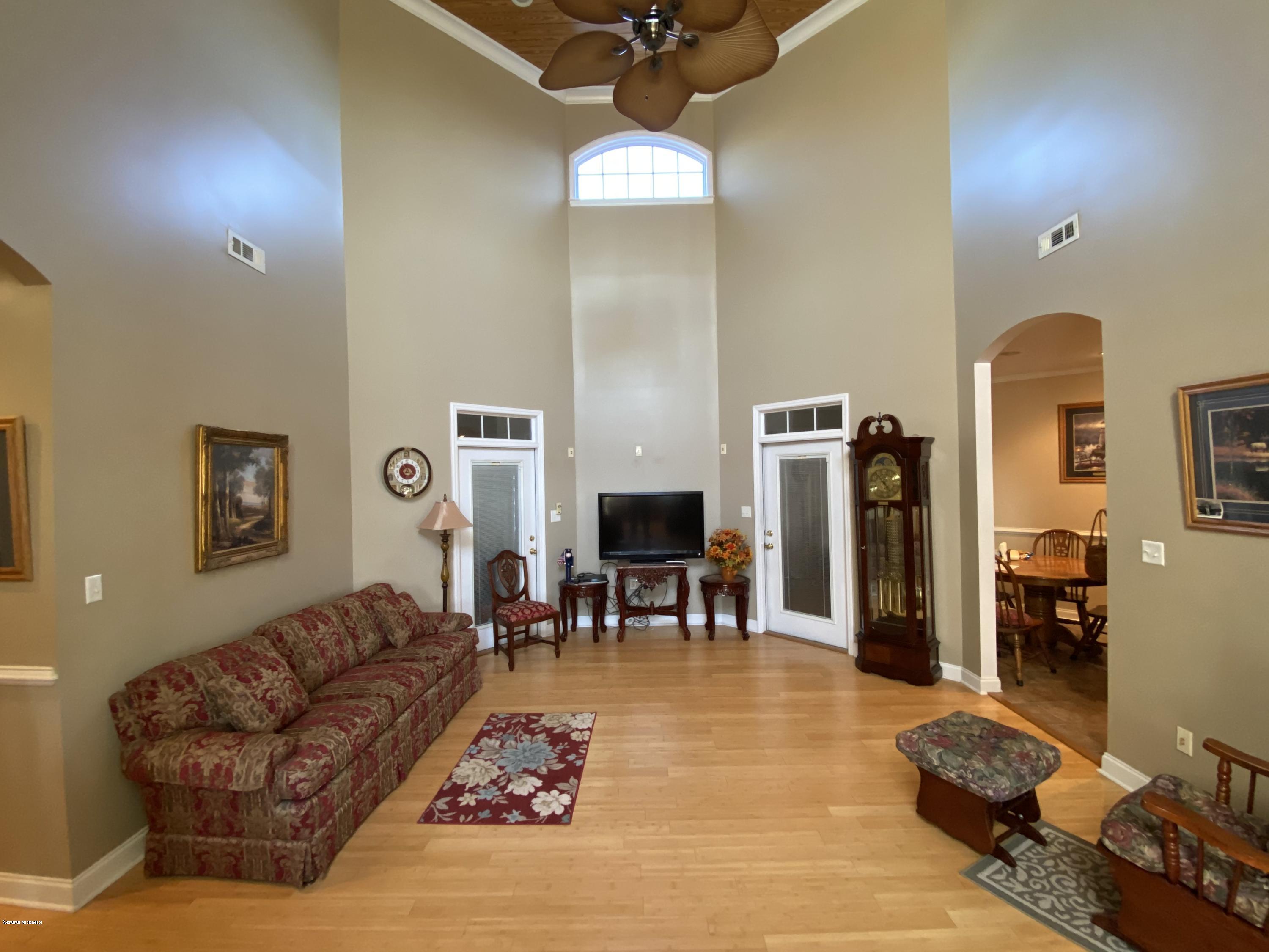 114 Raccoon Run Washington, NC 27889 - Photo 9 of 20 009 114 Raccoon Run living room