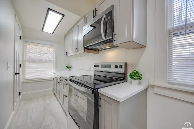 $359,900 | 735 Missouri Street, Lawrence, KS 66044