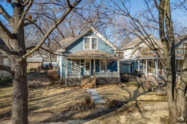 $359,900 | 735 Missouri Street, Lawrence, KS 66044