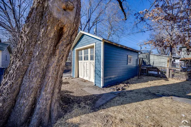 $359,900 | 735 Missouri Street, Lawrence, KS 66044