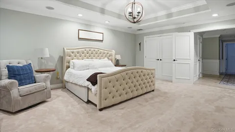 $1,599,999 | 16 Daniel Lane, Dix Hills, NY 11746