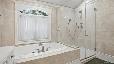 $1,599,999 | 16 Daniel Lane, Dix Hills, NY 11746