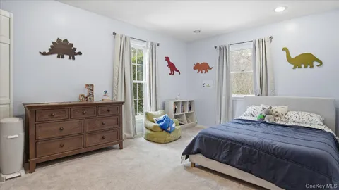 $1,599,999 | 16 Daniel Lane, Dix Hills, NY 11746