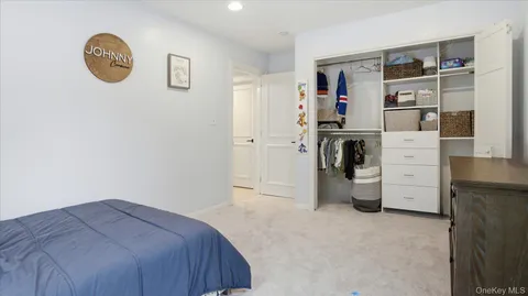 $1,599,999 | 16 Daniel Lane, Dix Hills, NY 11746