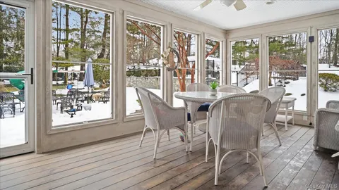 $1,599,999 | 16 Daniel Lane, Dix Hills, NY 11746