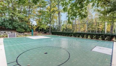 $1,599,999 | 16 Daniel Lane, Dix Hills, NY 11746