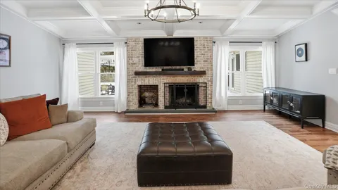 $1,599,999 | 16 Daniel Lane, Dix Hills, NY 11746