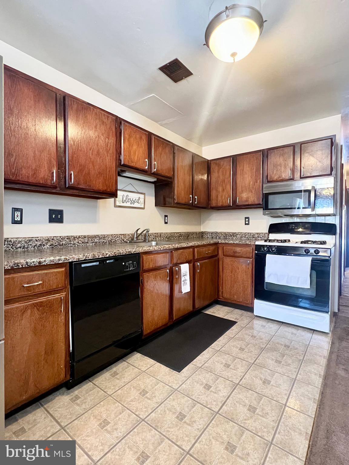 35 Colgate Court Atco, NJ 08004 - Photo 12 of 28