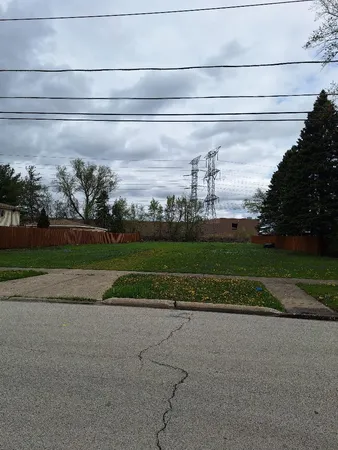 $229,900 | 890 North Avenue, Des Plaines, IL 60016