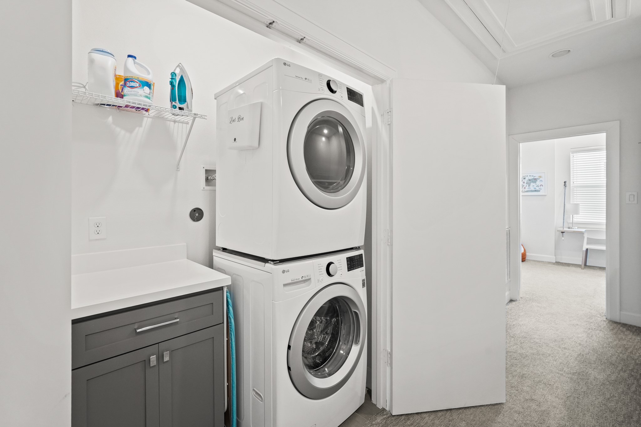 1739 Eado Point Lane Houston, TX 77003 - Photo 28 of 36 Laundry room, 3rd floor. *Photos taken prior to current tenants*