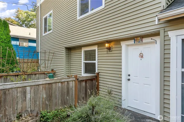 $2,650 | 9228 15th Avenue Southwest, Unit B, Seattle, WA 98106