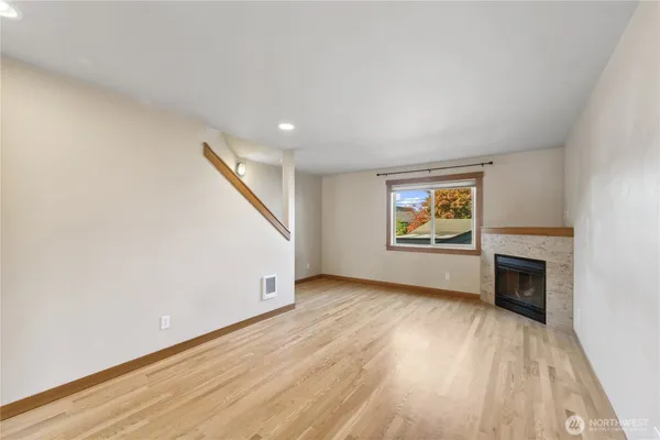 $2,650 | 9228 15th Avenue Southwest, Unit B, Seattle, WA 98106