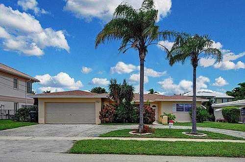 737 Northeast 70th Street Boca Raton, FL 33487 - Photo 2 of 16 Ext Front