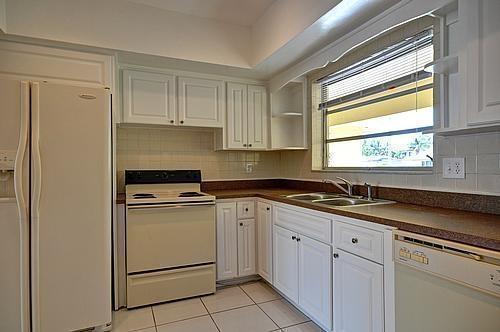 737 Northeast 70th Street Boca Raton, FL 33487 - Photo 9 of 16 Kitchen