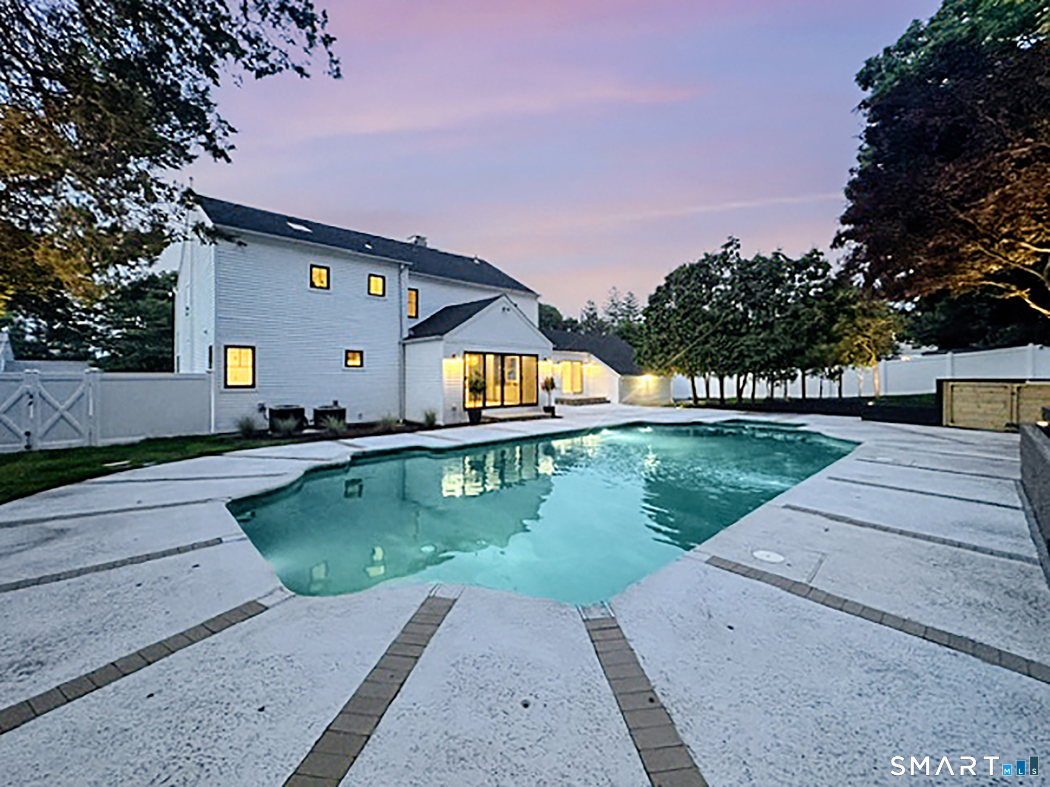 91 Lockwood Road Fairfield, CT 06825 - Photo 2 of 36 Gallery Image 2