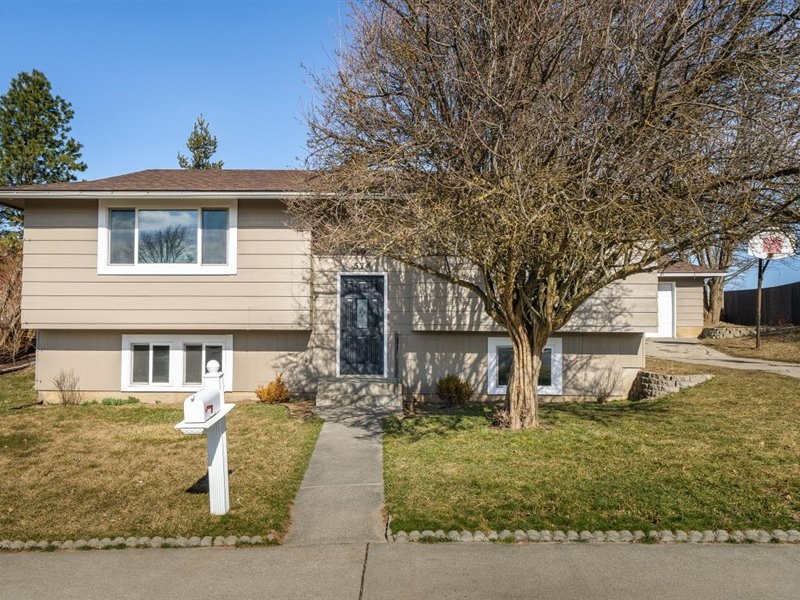 574 Scenic Heights Cheney, WA 99004 - Photo 2 of 28 Gallery Image 2