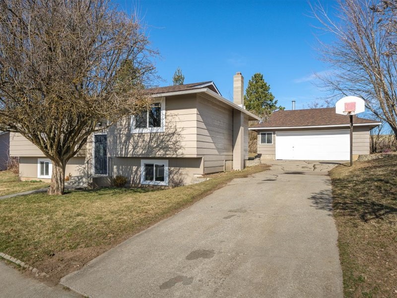 574 Scenic Heights Cheney, WA 99004 - Photo 3 of 28 Gallery Image 3