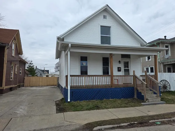 $180,000 | 1608 South Memorial Drive, Racine, WI 53403
