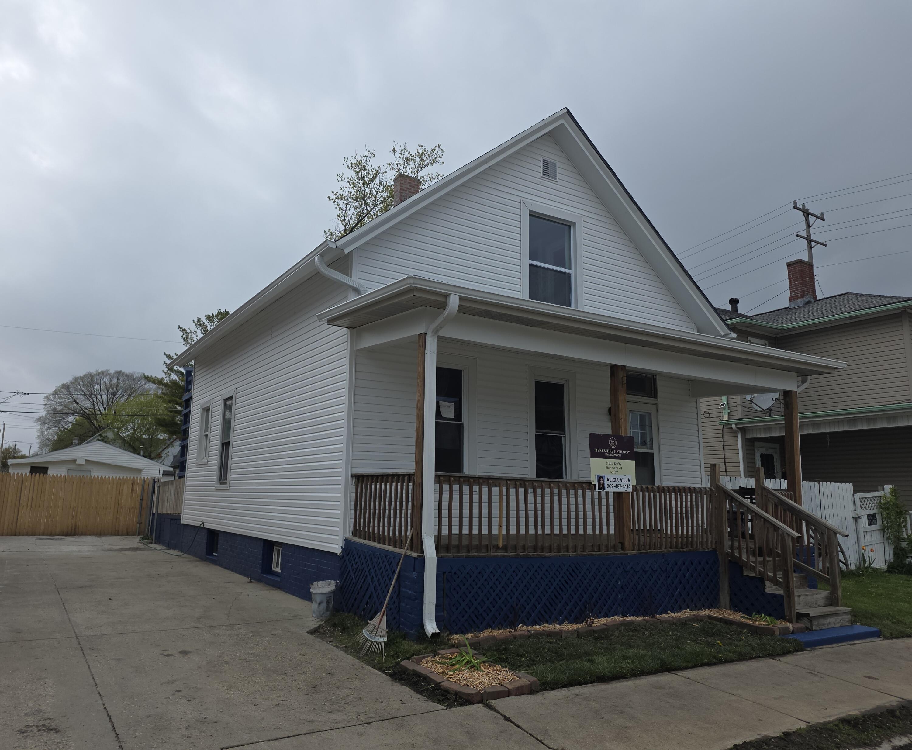 1608 South Memorial Drive Racine, WI 53403 - Photo 18 of 18 Exterior